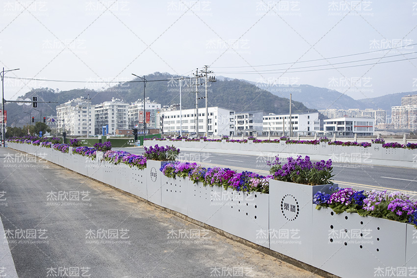 道路花箱護欄廠家靠譜嗎？